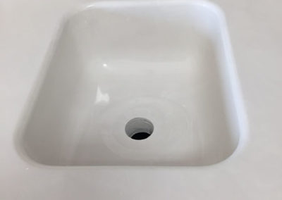 Flush bar sink bowl